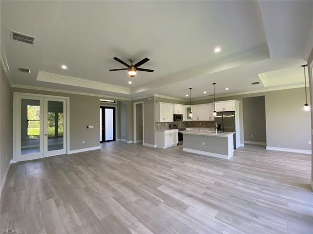 264 Golden Gate BLVD E, Naples, FL 34120