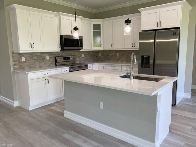 264 Golden Gate BLVD E, Naples, FL 34120