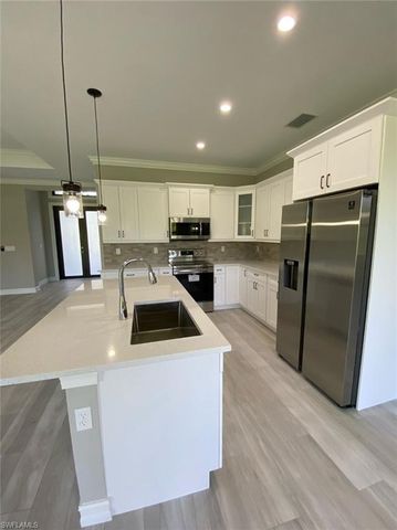 264 Golden Gate BLVD E, Naples, FL 34120