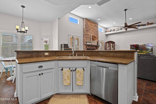 7008 ROCK CANYON Drive, El Paso, TX 79912