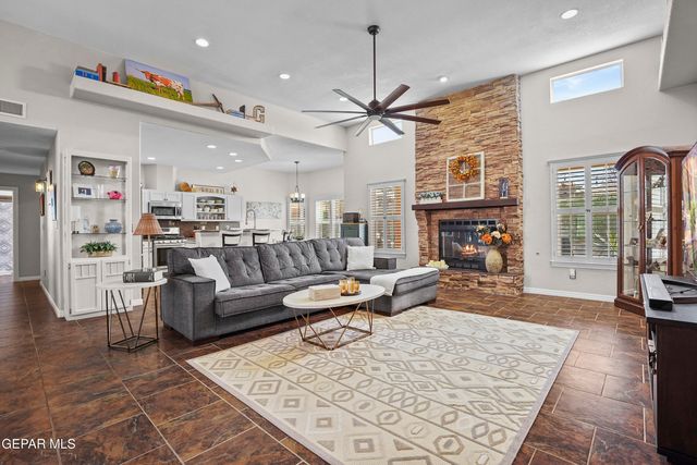 7008 ROCK CANYON Drive, El Paso, TX 79912