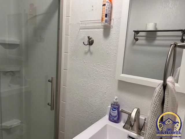 1018 NE Monroe ST, Topeka, KS 66608