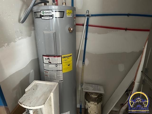 1018 NE Monroe ST, Topeka, KS 66608