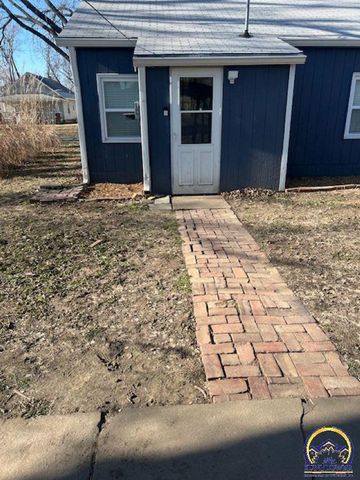 1018 NE Monroe ST, Topeka, KS 66608
