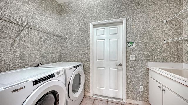 7287 38TH COURT E, Sarasota, FL 34243