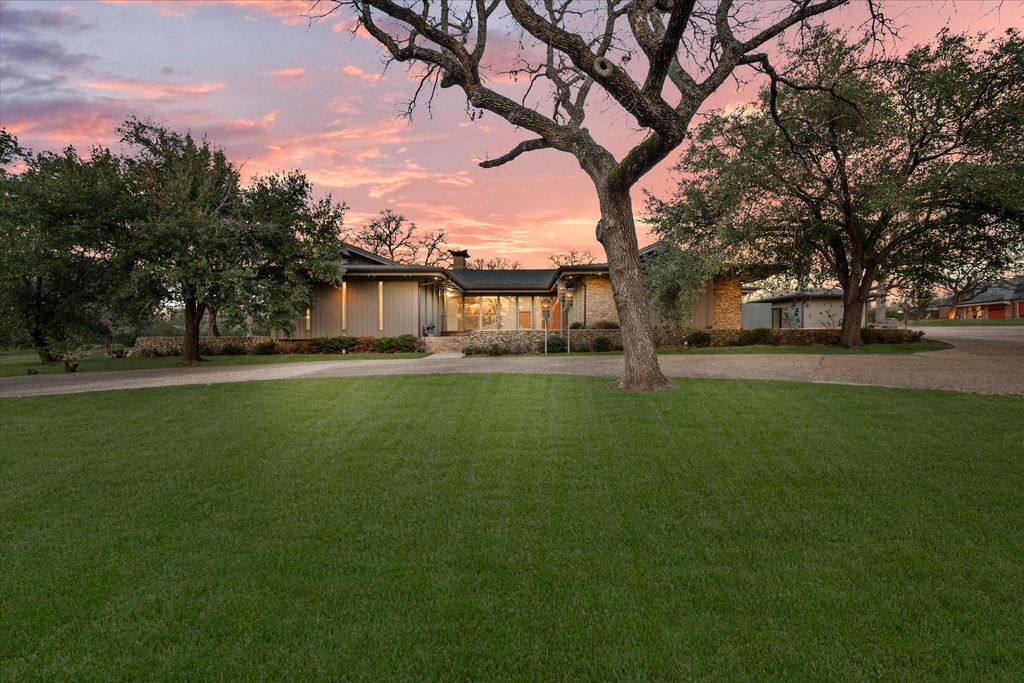 1313 Governors Drive, Corsicana, TX 75110