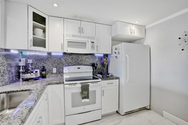 1889 S Ocean Dr 114, Hallandale Beach, FL 33009