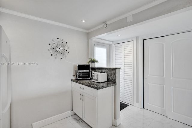 1889 S Ocean Dr 114, Hallandale Beach, FL 33009