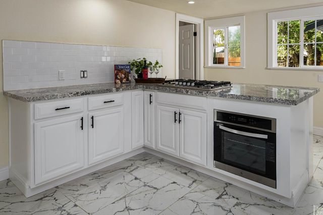 27 W Alder St, Stockton, CA 95204