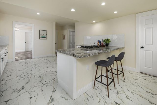 27 W Alder St, Stockton, CA 95204