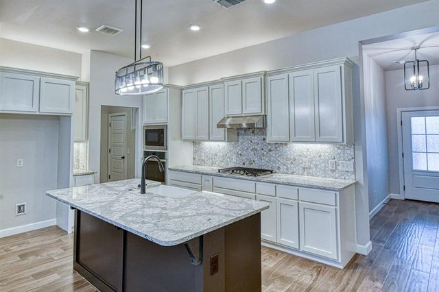 805 Firefork Avenue, Yukon, OK 73099