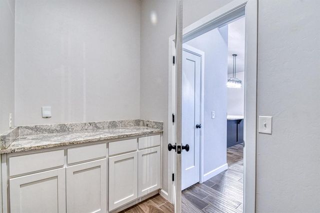 805 Firefork Avenue, Yukon, OK 73099