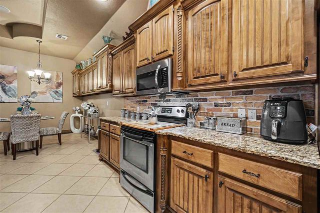 3605 NE Willow Way, Lawton, OK 73507