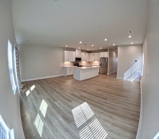 1037 Clendening Dr, Gallatin, TN 37066