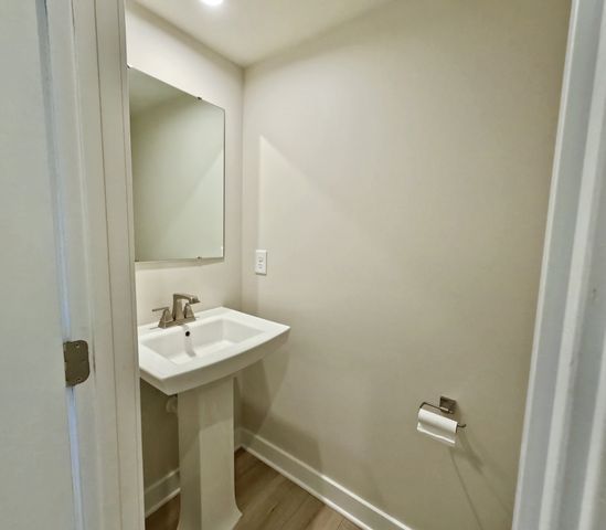 1037 Clendening Dr, Gallatin, TN 37066