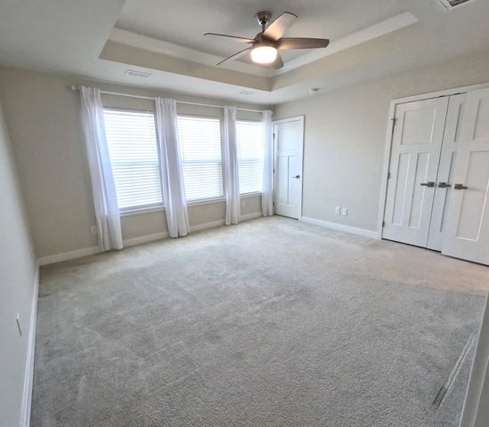 1037 Clendening Dr, Gallatin, TN 37066