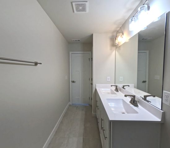 1037 Clendening Dr, Gallatin, TN 37066