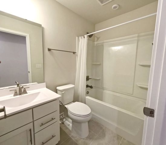 1037 Clendening Dr, Gallatin, TN 37066