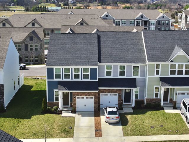 1037 Clendening Dr, Gallatin, TN 37066