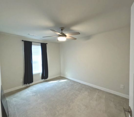 1037 Clendening Dr, Gallatin, TN 37066