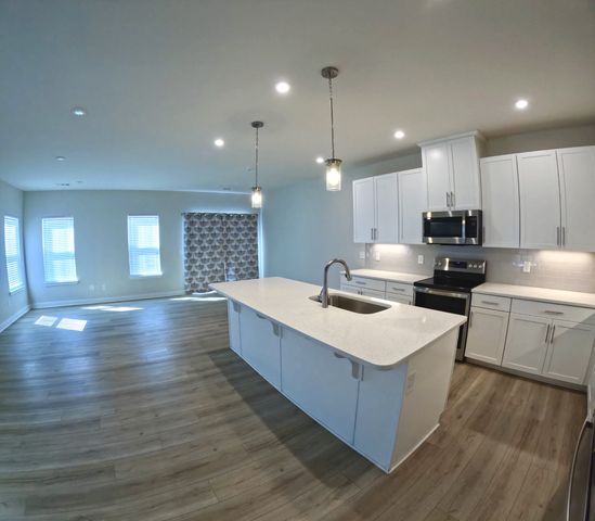 1037 Clendening Dr, Gallatin, TN 37066