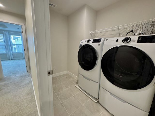 1037 Clendening Dr, Gallatin, TN 37066