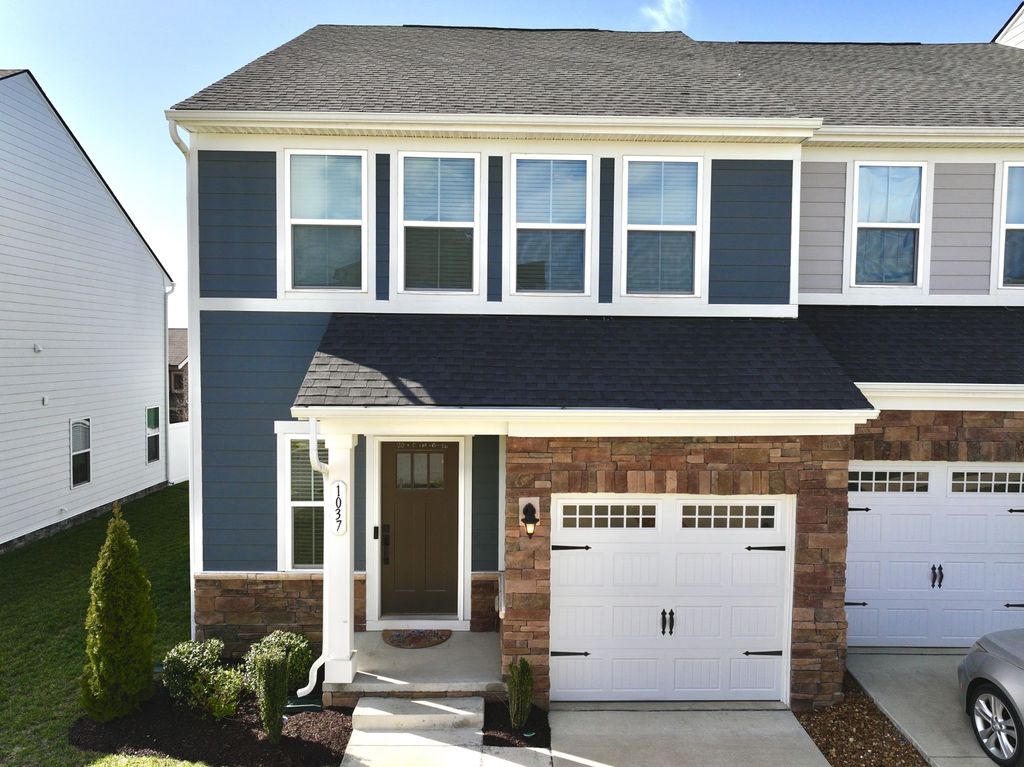 1037 Clendening Dr, Gallatin, TN 37066