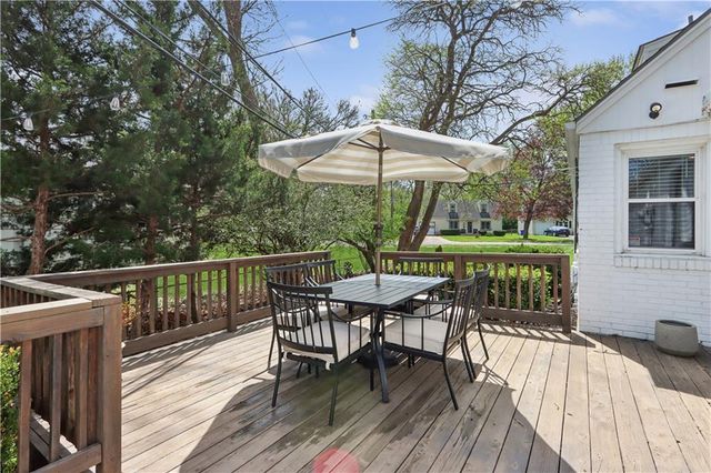 7933 COLONIAL Drive, Overland Park, KS 66204