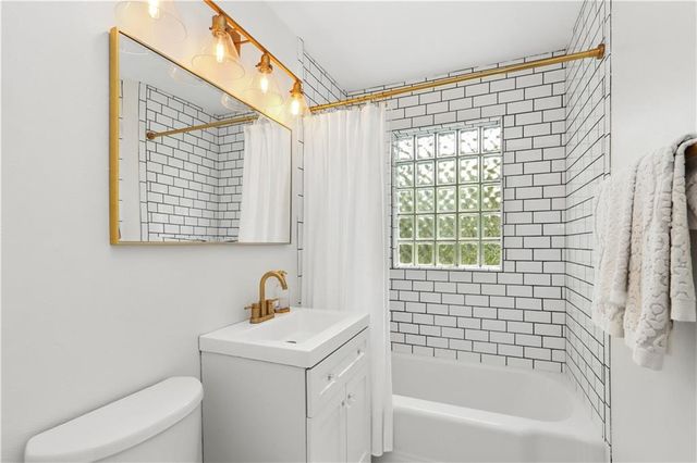 7933 COLONIAL Drive, Overland Park, KS 66204
