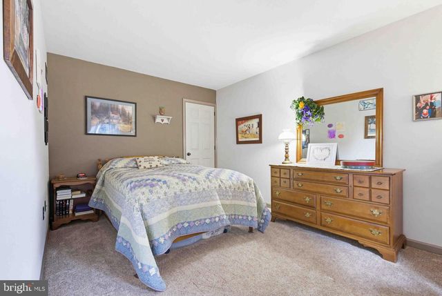 517 FOGGY BOTTOM RD, Ephrata, PA 17522