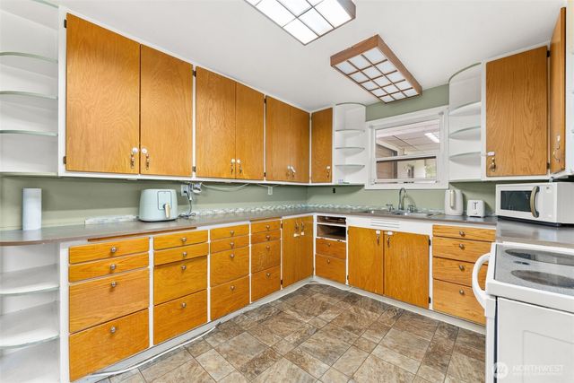 4212 Jackson Hwy, Chehalis, WA 98532