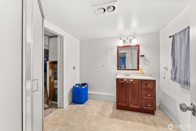 4212 Jackson Hwy, Chehalis, WA 98532
