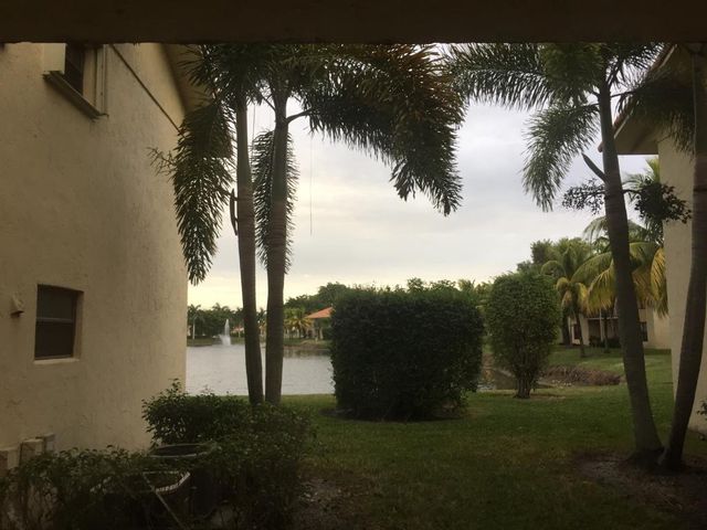 1475 Lake Crystal Drive D, West Palm Beach, FL 33411