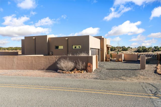 34 Willow Back, Santa Fe, NM 87508