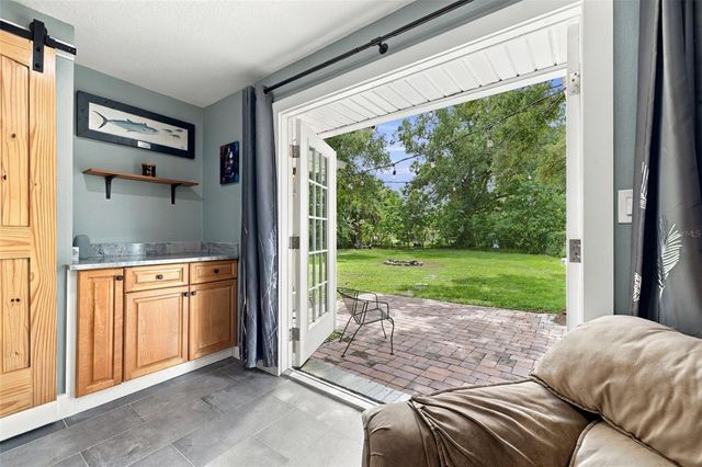 6613 TRAVIS BOULEVARD, Tampa, FL 33610
