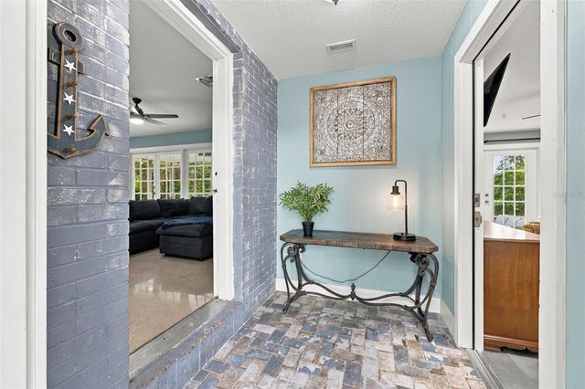 6613 TRAVIS BOULEVARD, Tampa, FL 33610
