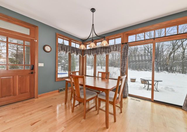 N54W16349 Westwind DRIVE, Menomonee Falls, WI 53051