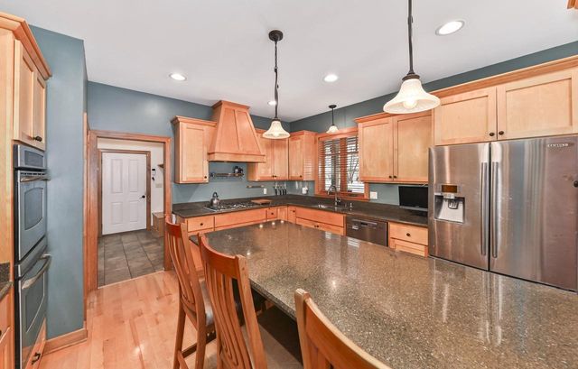 N54W16349 Westwind DRIVE, Menomonee Falls, WI 53051