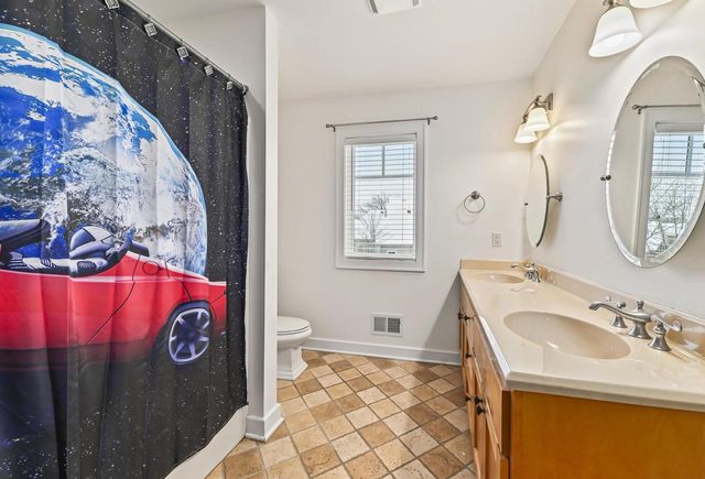 N54W16349 Westwind DRIVE, Menomonee Falls, WI 53051