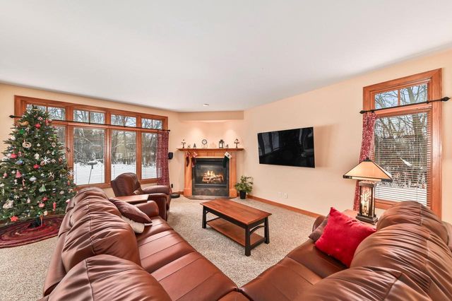 N54W16349 Westwind DRIVE, Menomonee Falls, WI 53051