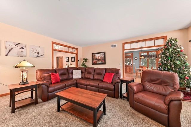 N54W16349 Westwind DRIVE, Menomonee Falls, WI 53051