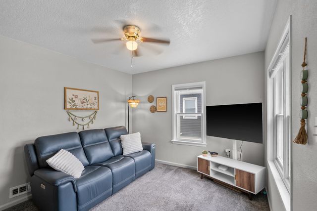 514 Hartman Avenue, Waterloo, IA 50701