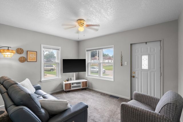 514 Hartman Avenue, Waterloo, IA 50701