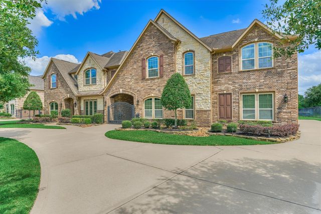 21411 Fairhaven Creek Drive, Cypress, TX 77433