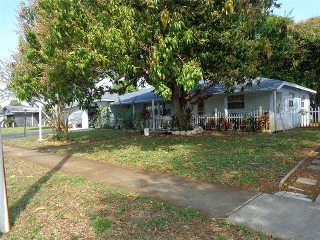 6165 26TH AVENUE N, St Petersburg, FL 33710