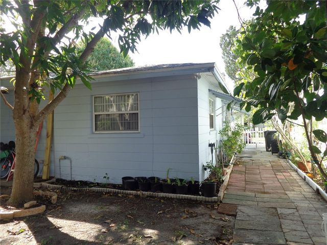 6165 26TH AVENUE N, St Petersburg, FL 33710