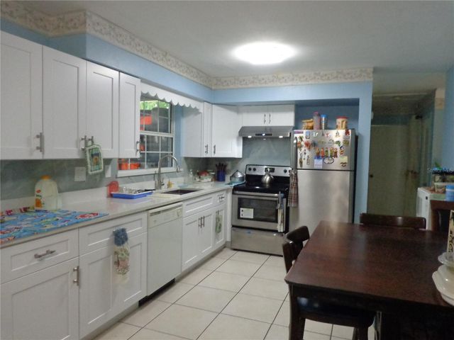 6165 26TH AVENUE N, St Petersburg, FL 33710