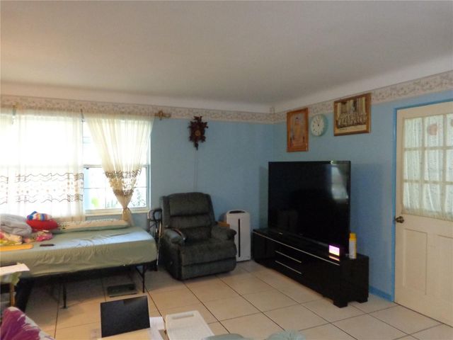 6165 26TH AVENUE N, St Petersburg, FL 33710