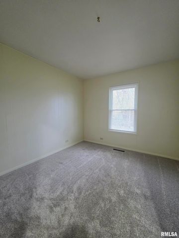 1012 S 15TH Street, Quincy, IL 62301