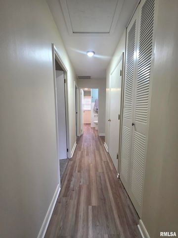 1012 S 15TH Street, Quincy, IL 62301